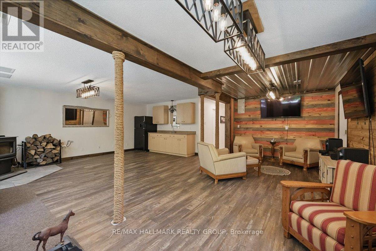 1720 Des Pins Road Property Photo 29