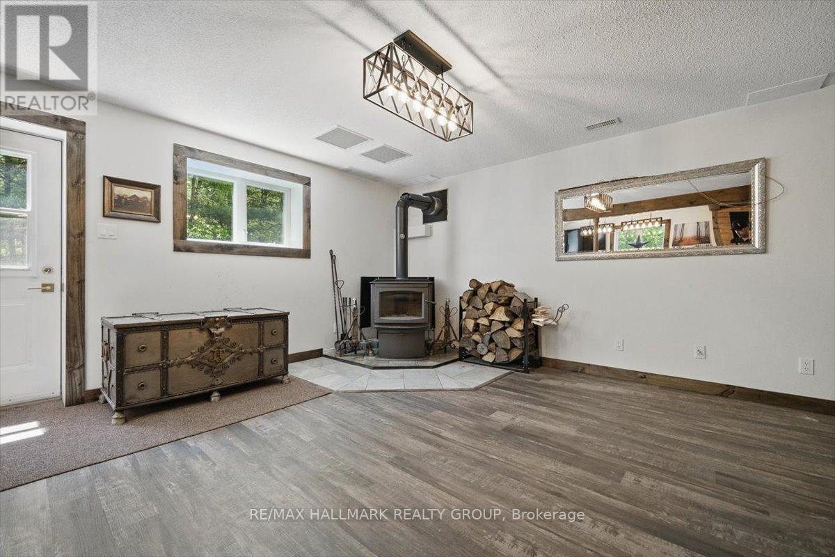 1720 Des Pins Road Property Photo 30