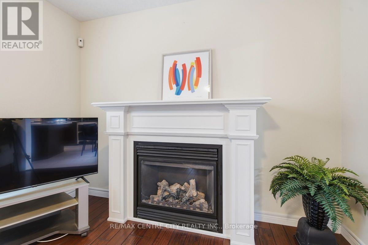 1982 Denview Avenue Property Photo 6