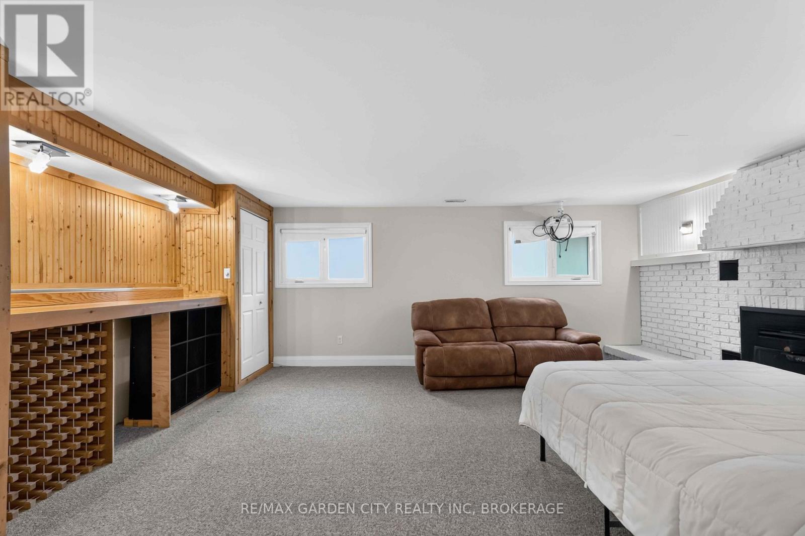 3 Fallingbrook Drive Property Photo 25