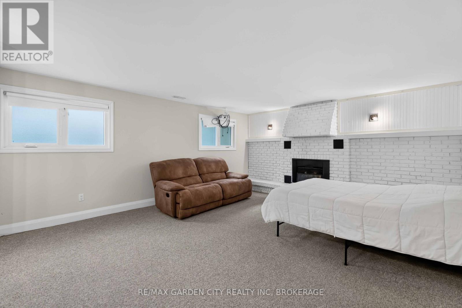 3 Fallingbrook Drive Property Photo 26