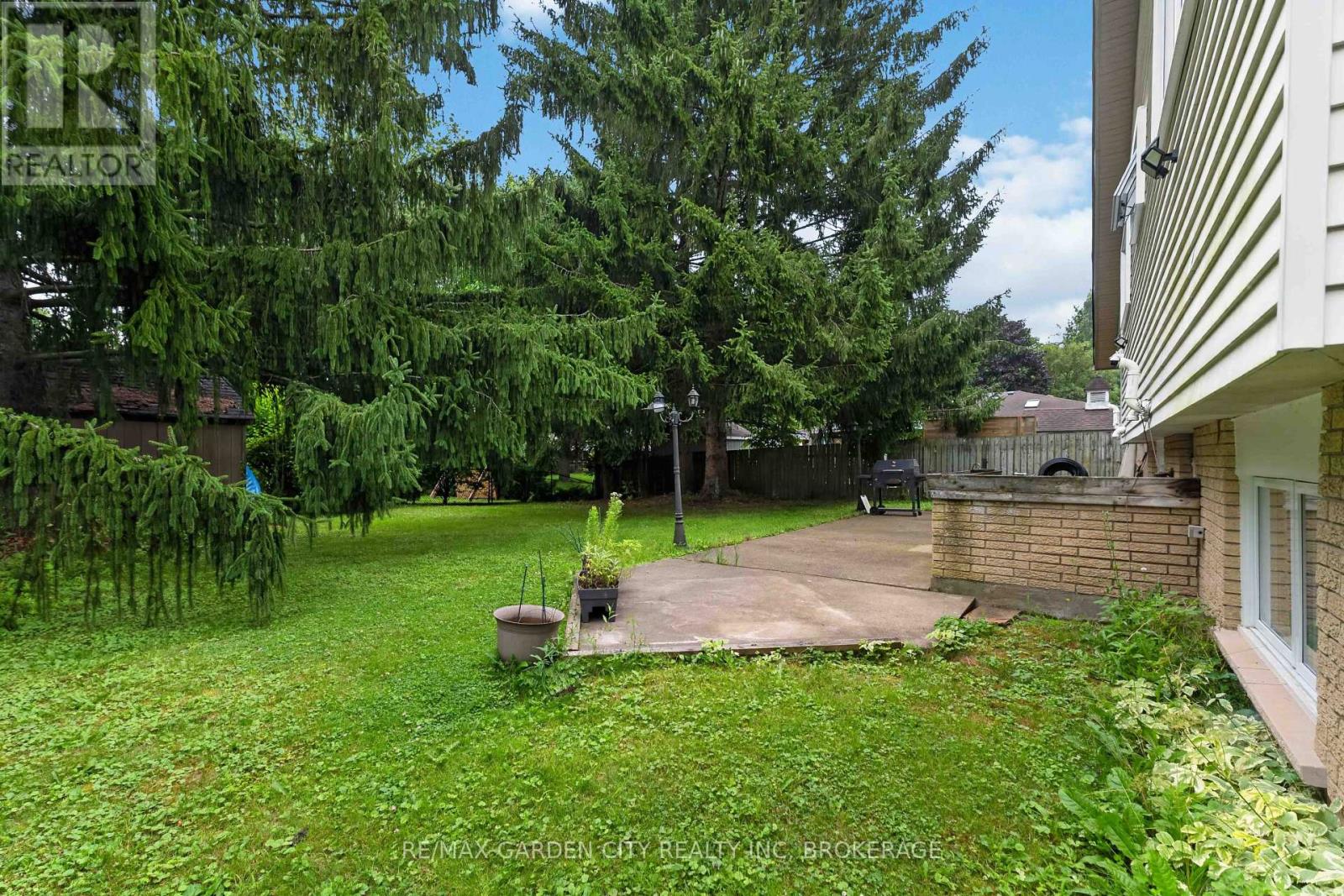 3 Fallingbrook Drive Property Photo 36