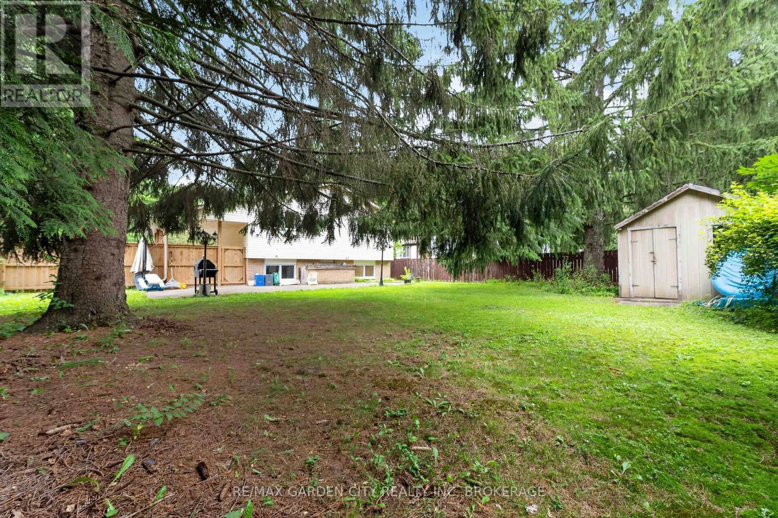 3 Fallingbrook Drive Property Photo 38