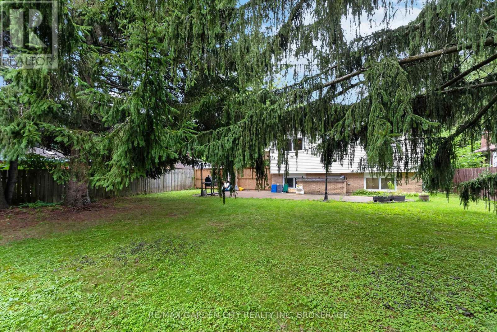 3 Fallingbrook Drive Property Photo 39