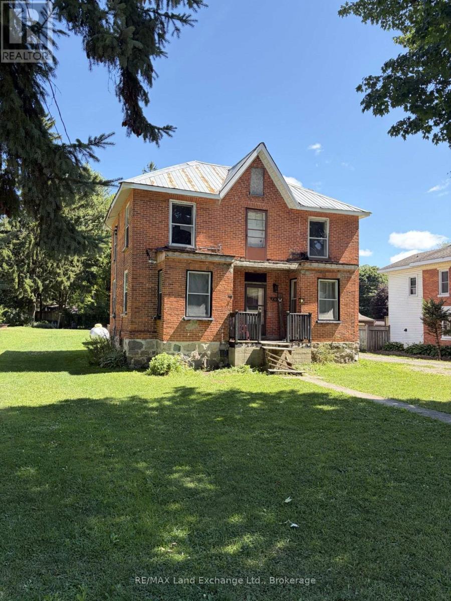 1064 Howick Street Property Photo 1