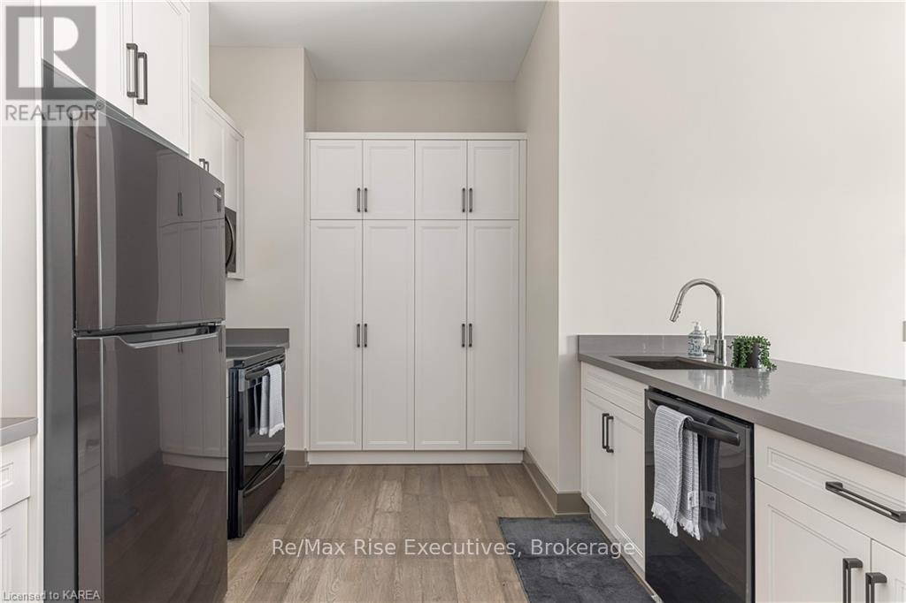 110 - 820 Gardiners Road Property Photo 6