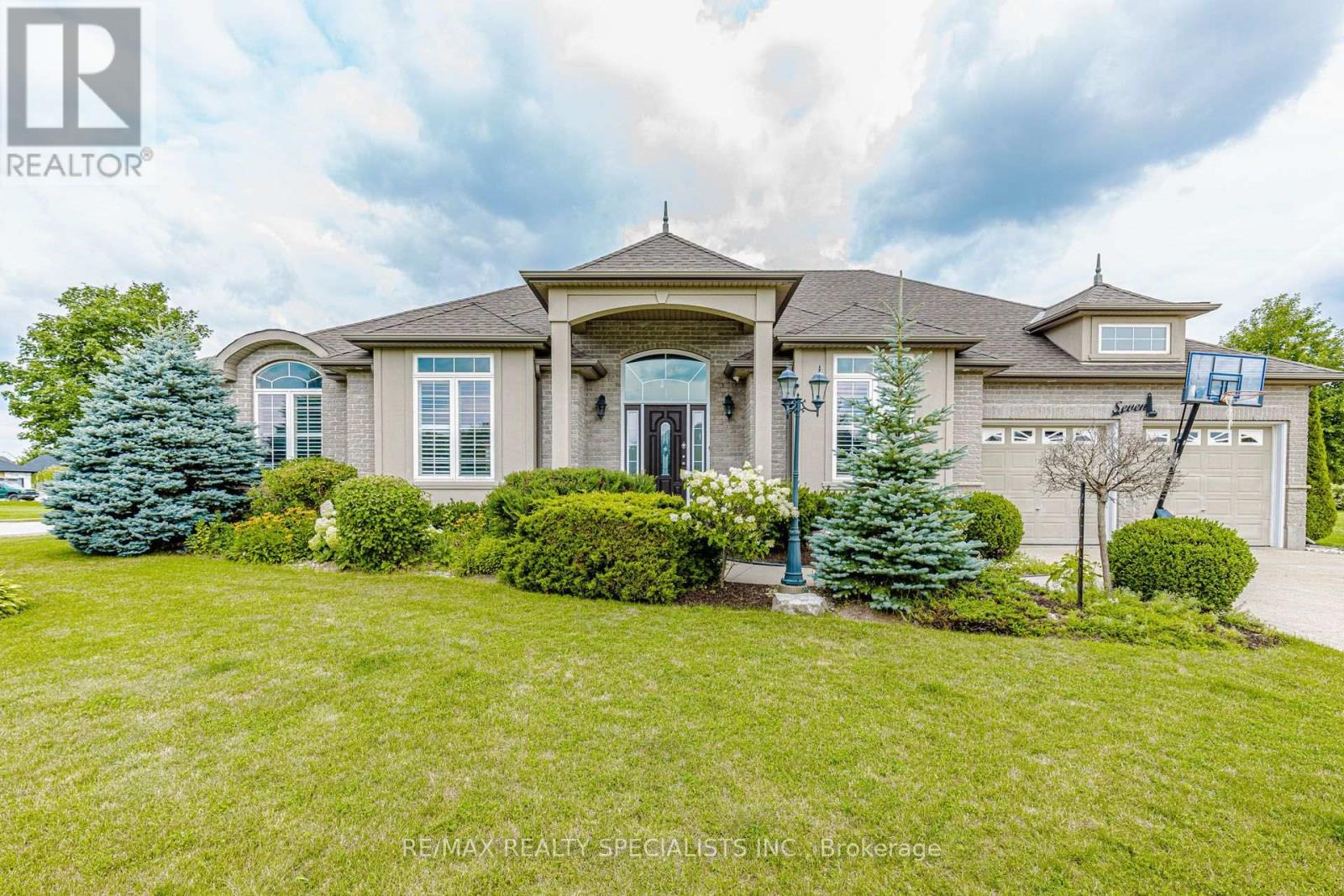 7 Snyder Court Property Photo 5