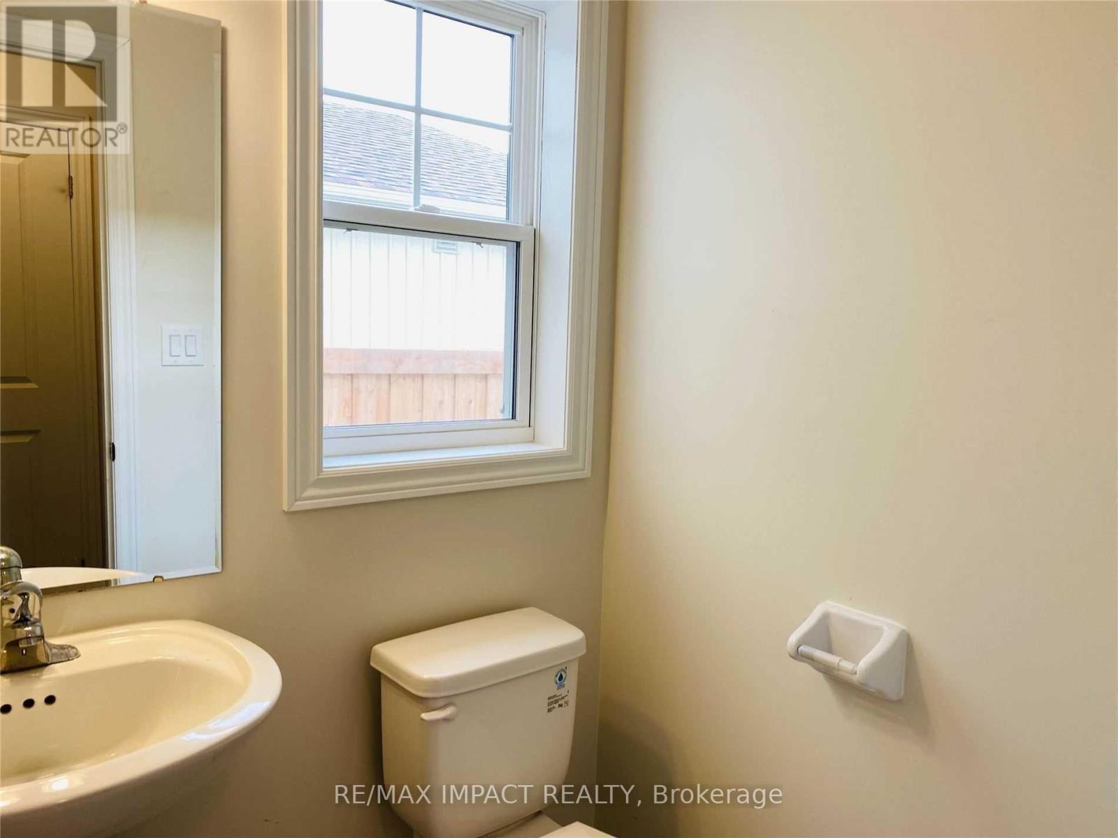 867 Broadway Boulevard Property Photo 8