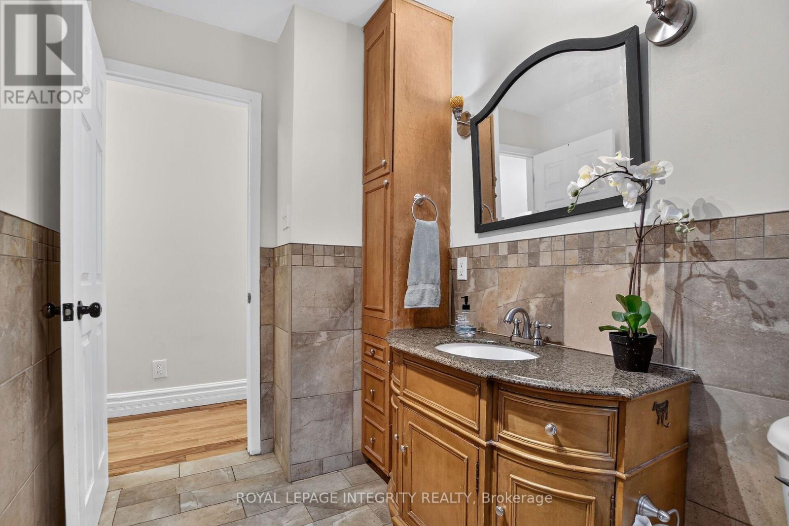 333 Charron Street Property Photo 17