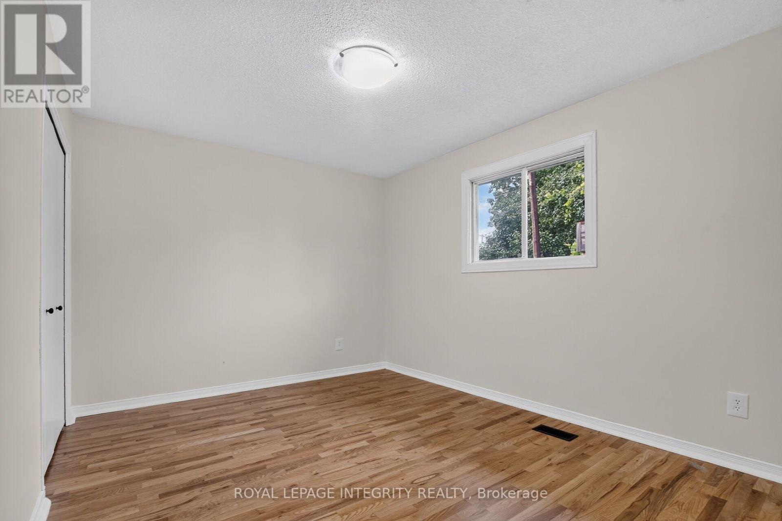 333 Charron Street Property Photo 21