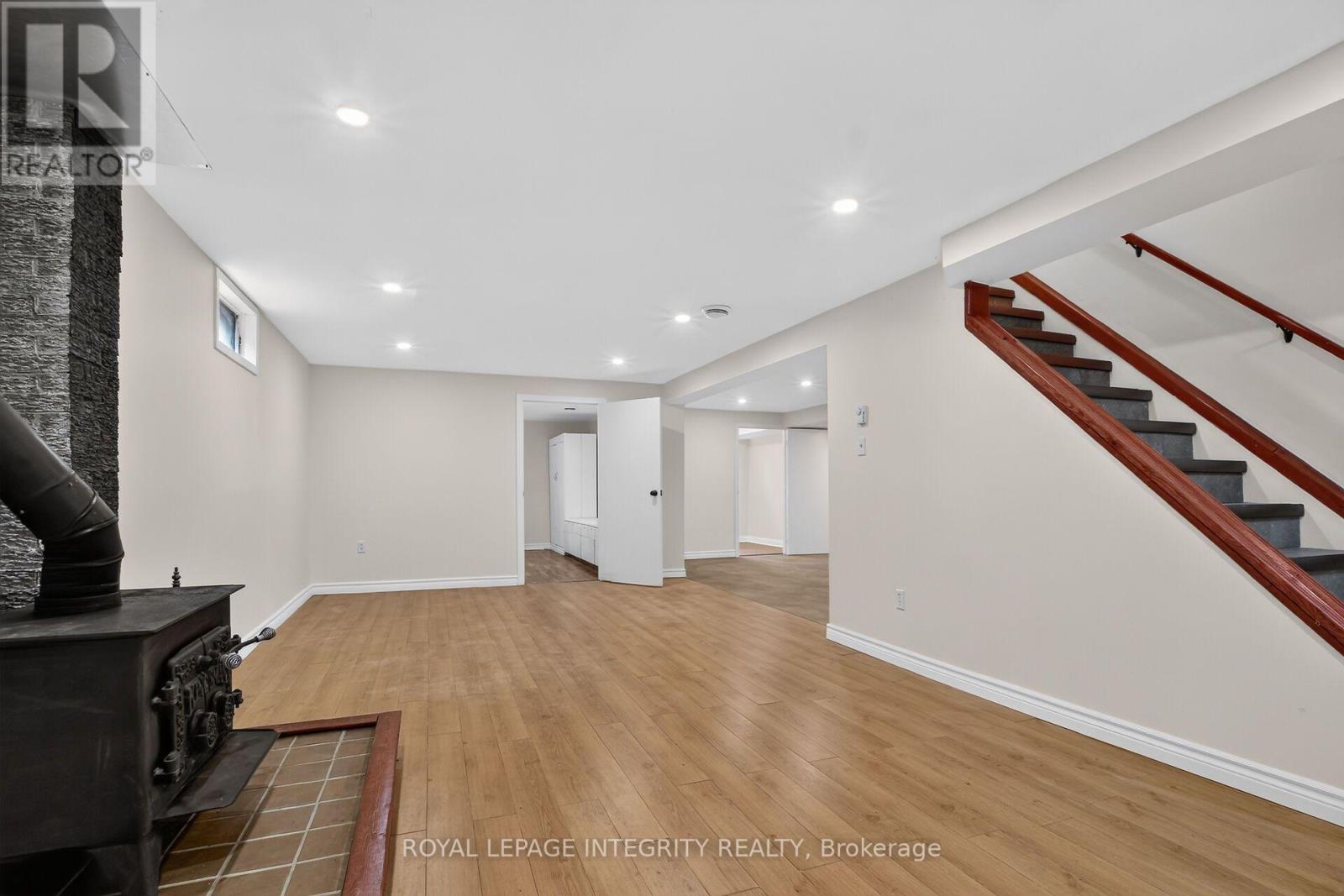 333 Charron Street Property Photo 25