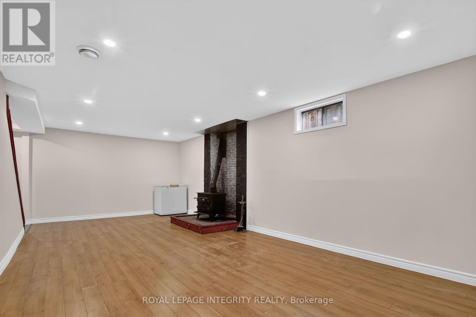 333 Charron Street Property Photo 26