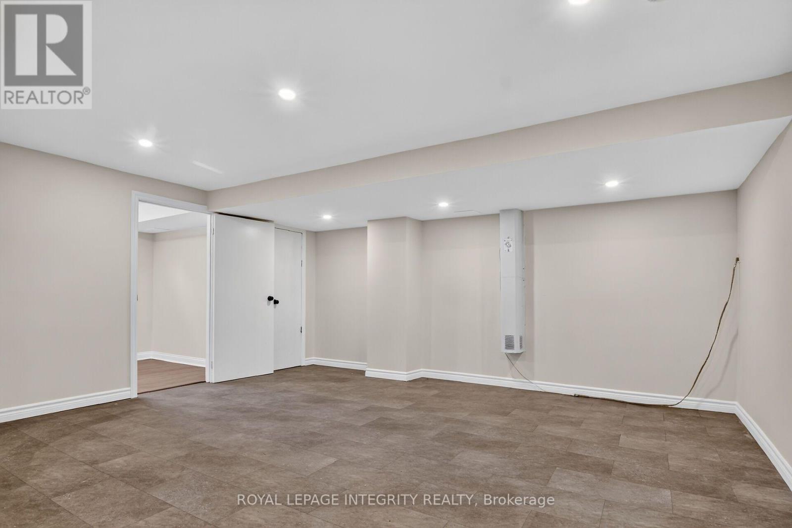 333 Charron Street Property Photo 28