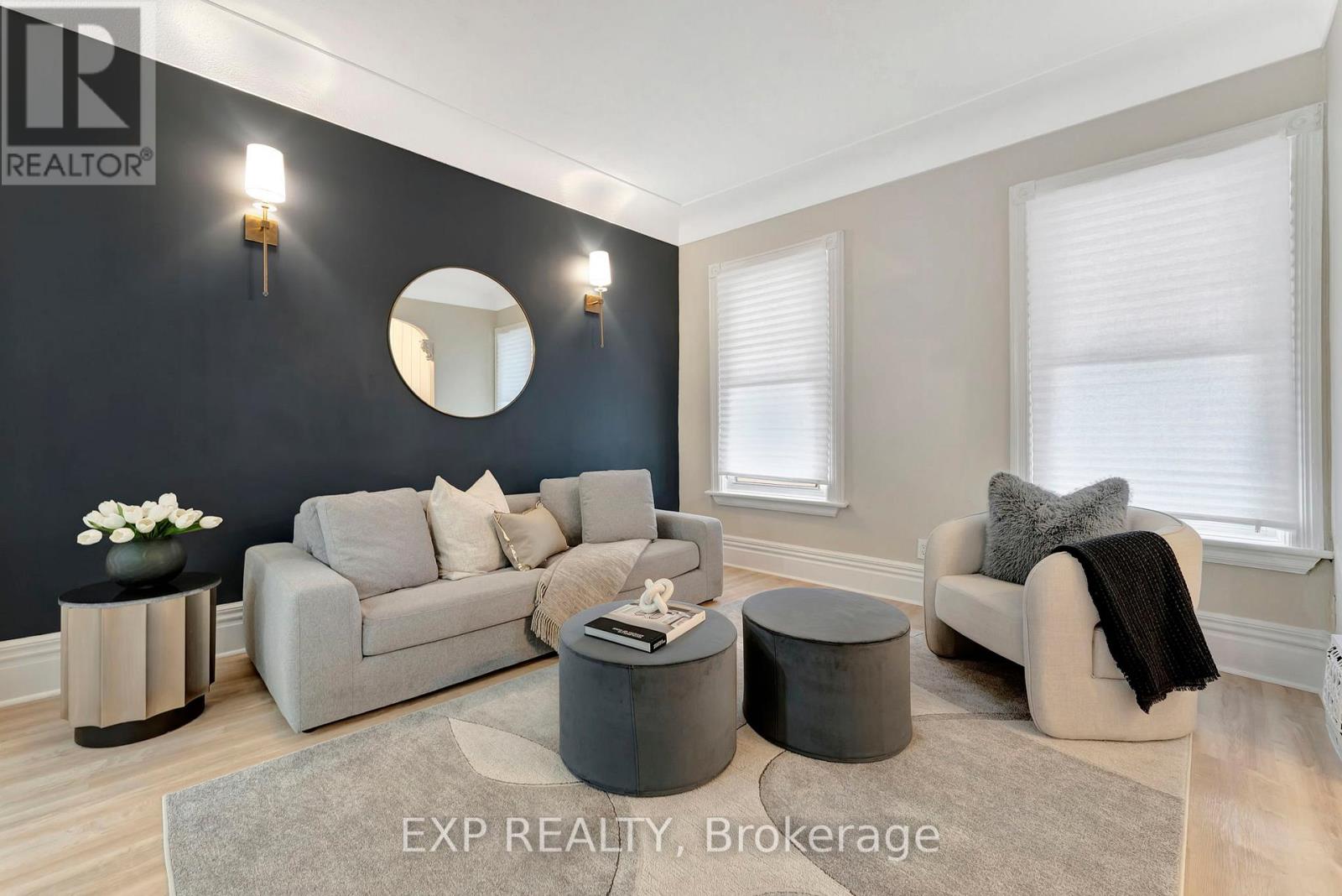 142 Sanford Avenue N Property Photo 1