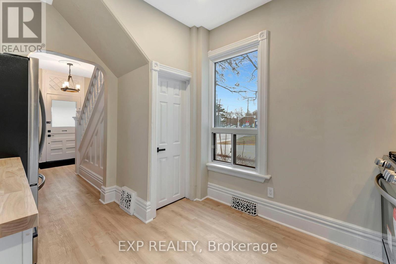 142 Sanford Avenue N Property Photo 13