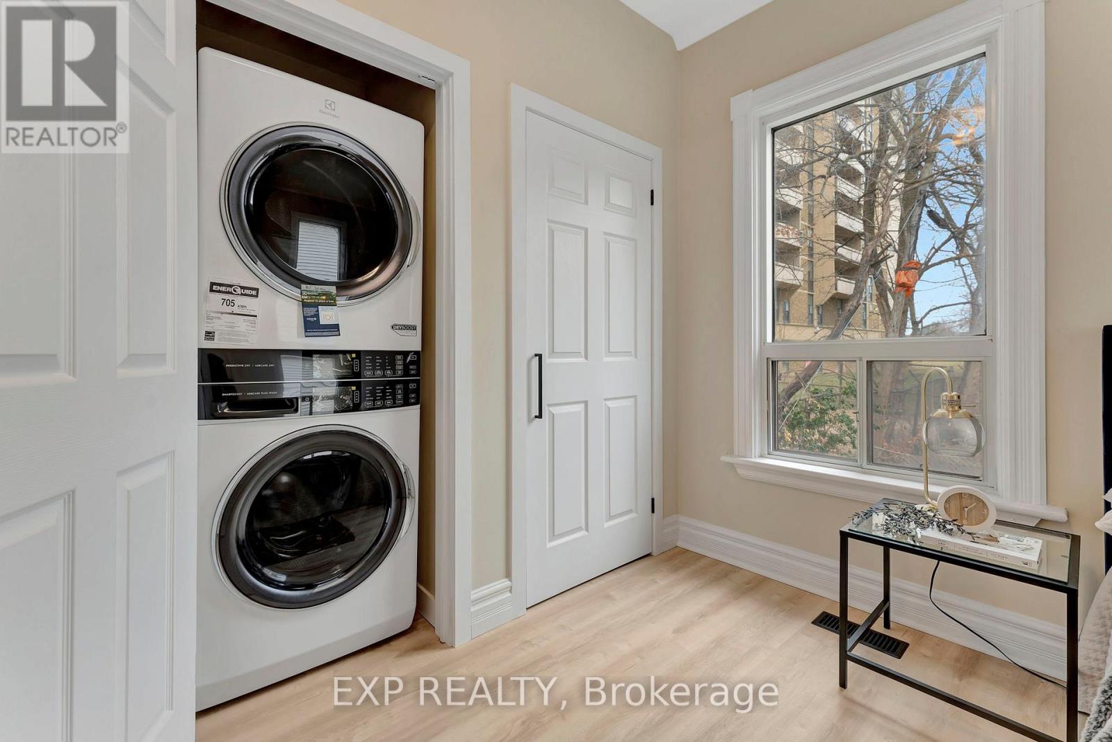 142 Sanford Avenue N Property Photo 23