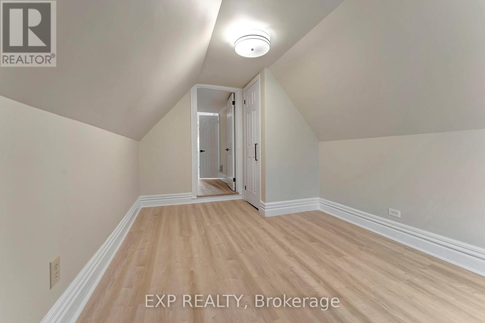 142 Sanford Avenue N Property Photo 27