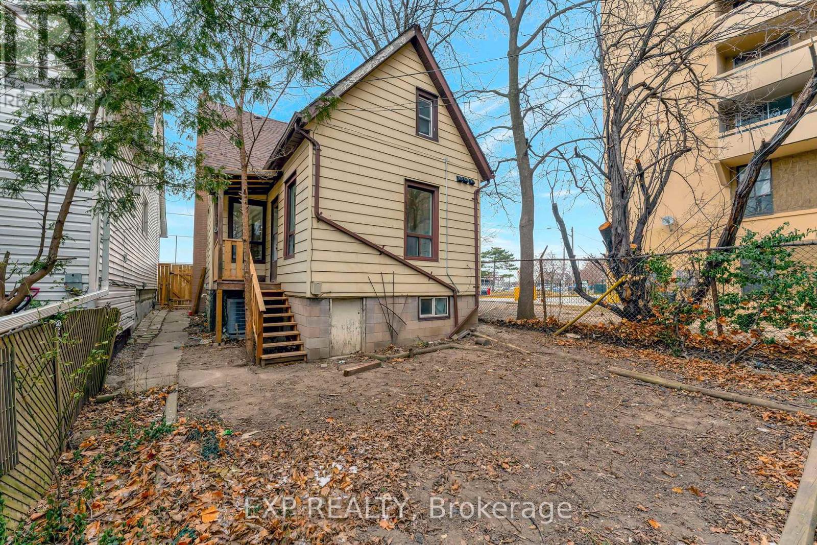 142 Sanford Avenue N Property Photo 29
