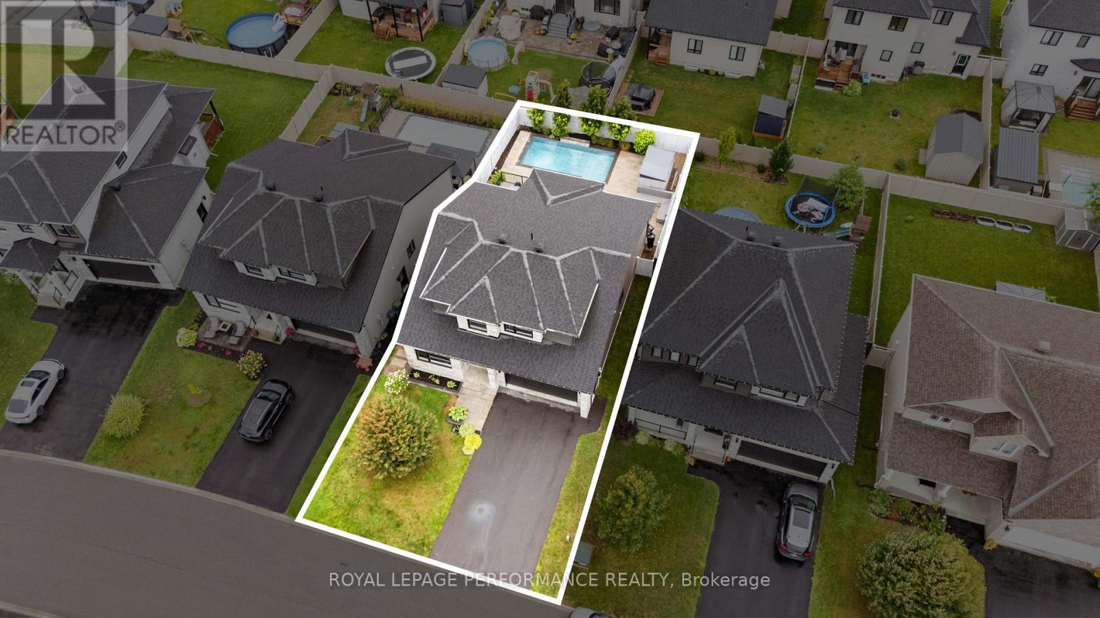 441 Bruges Street Property Photo 4