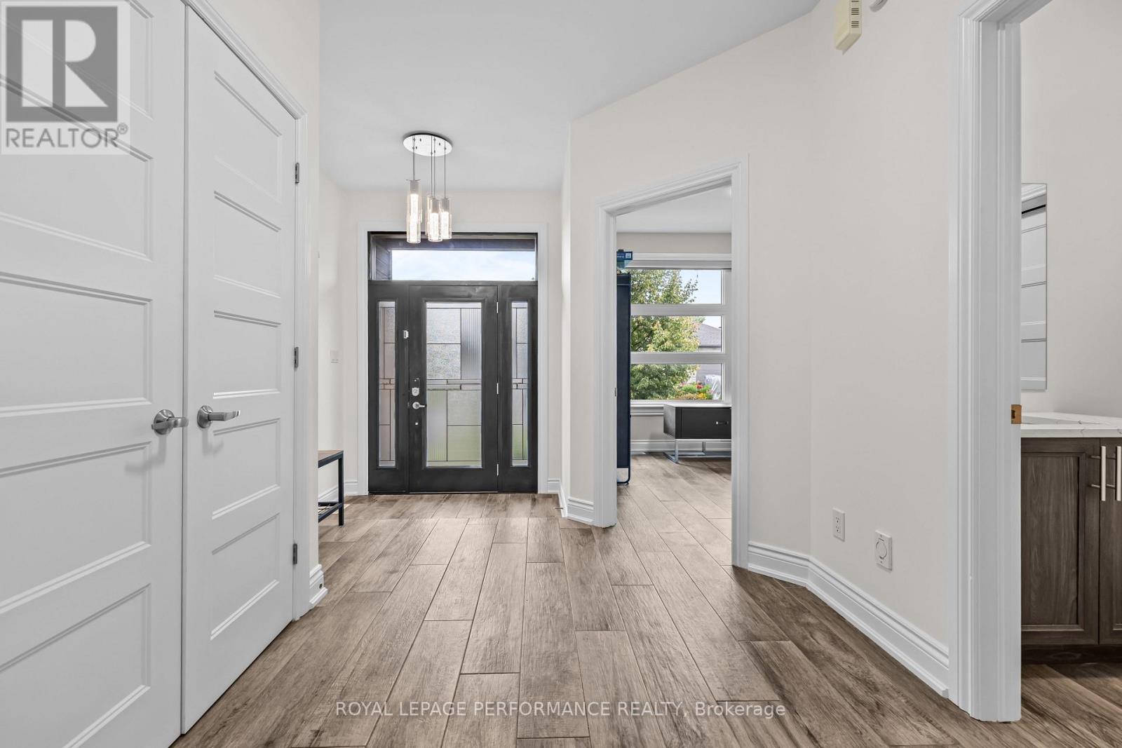 441 Bruges Street Property Photo 6