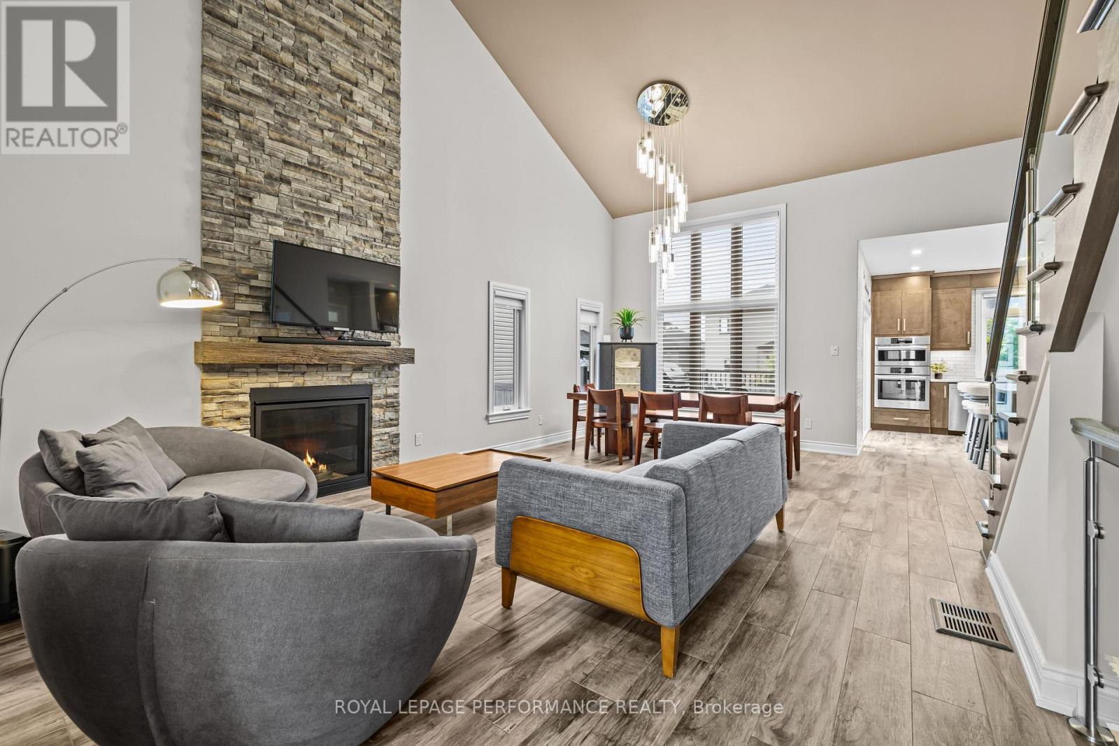 441 Bruges Street Property Photo 7