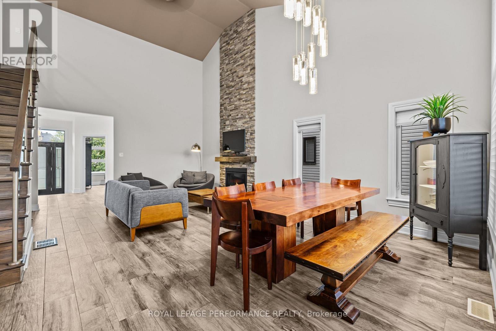 441 Bruges Street Property Photo 10