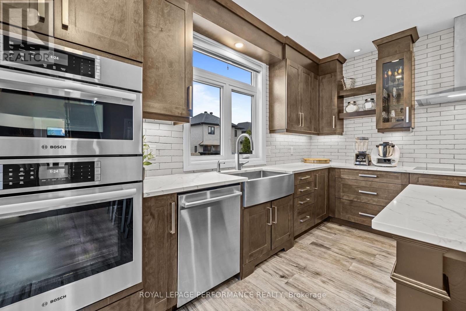 441 Bruges Street Property Photo 14