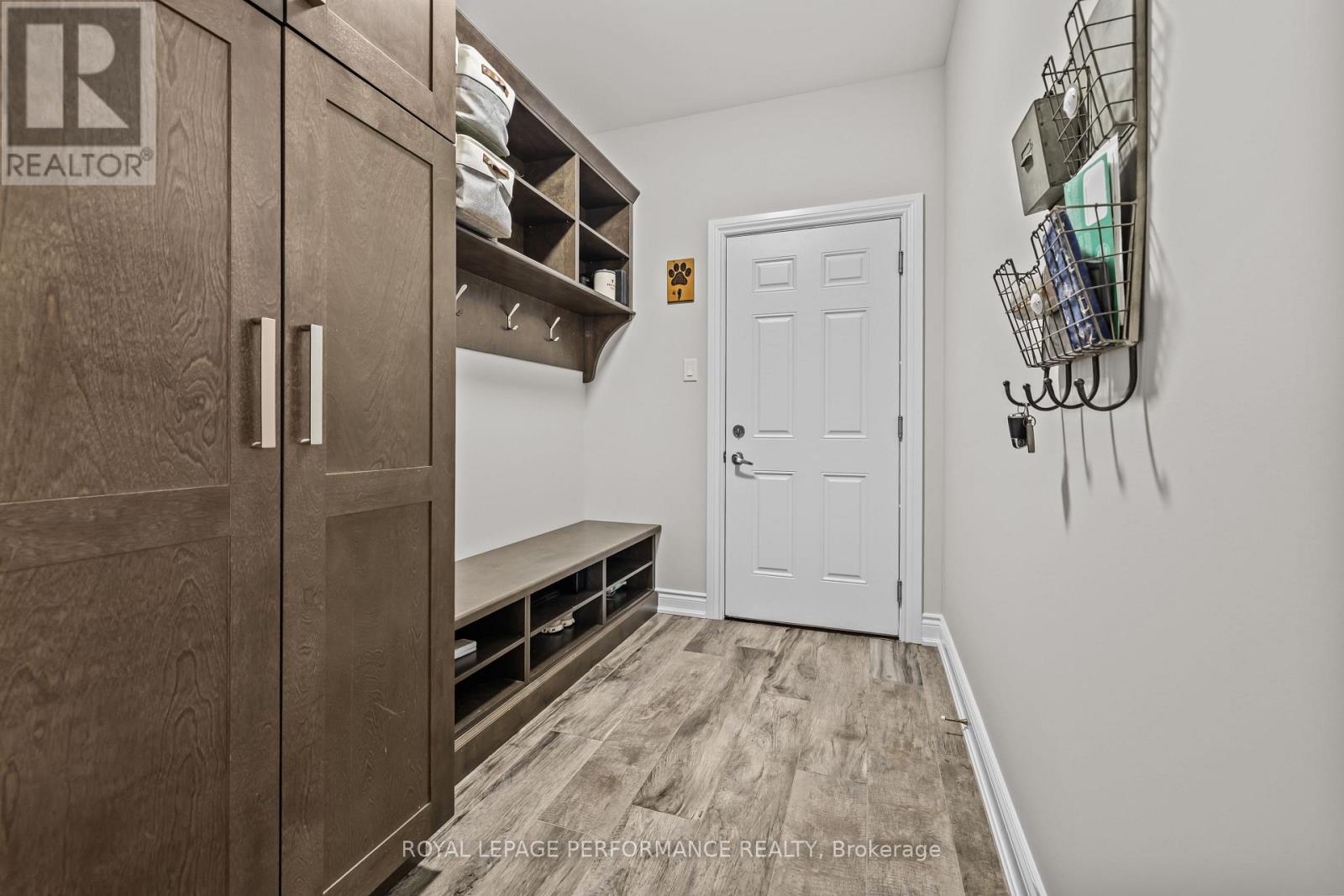 441 Bruges Street Property Photo 22