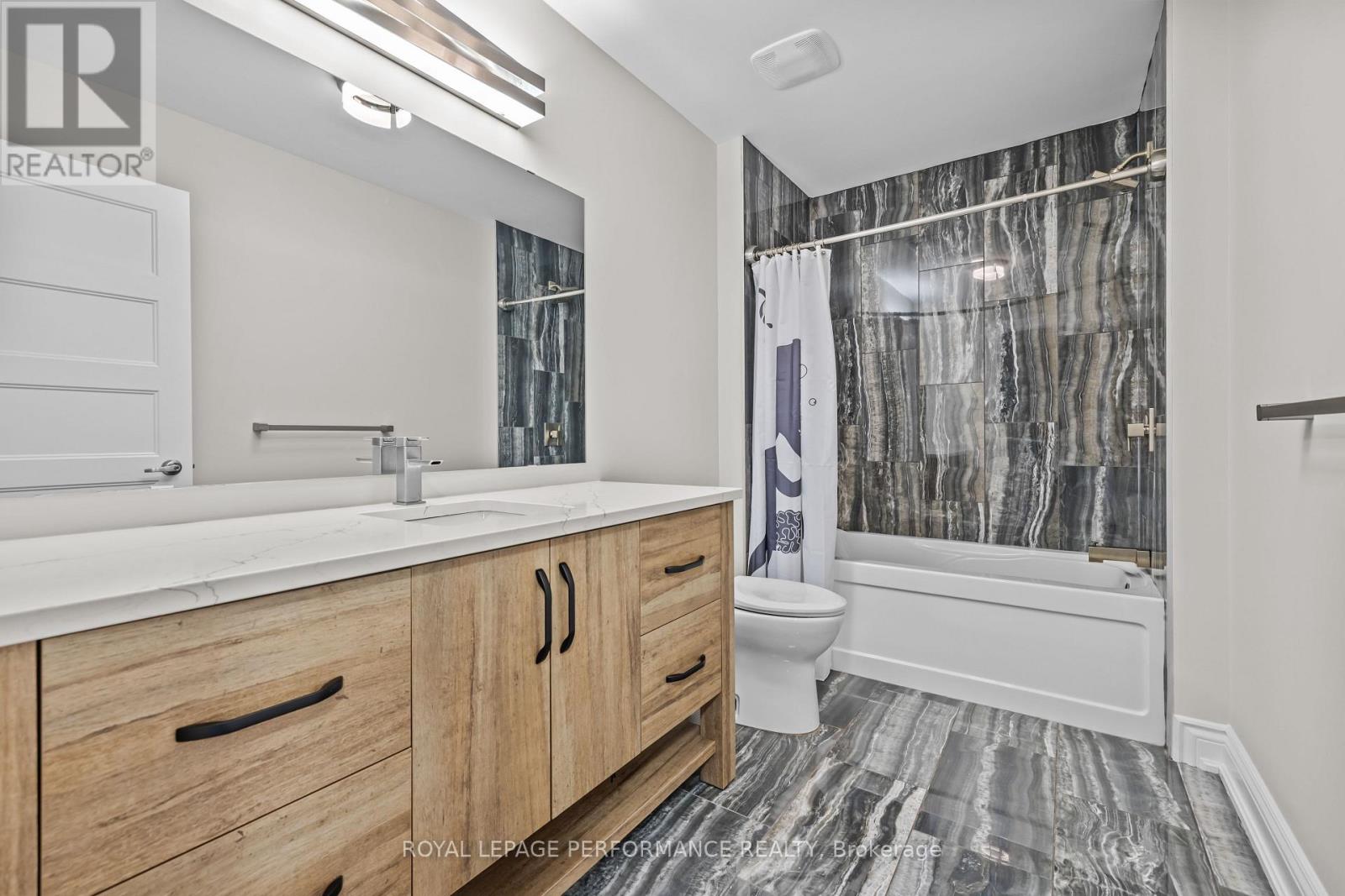 441 Bruges Street Property Photo 25