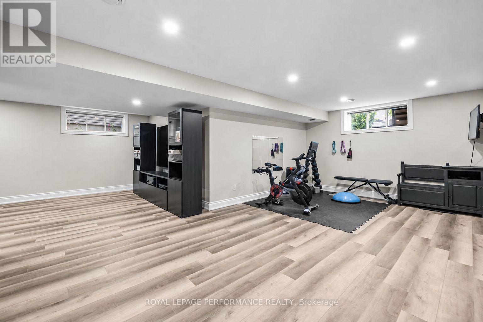 441 Bruges Street Property Photo 30