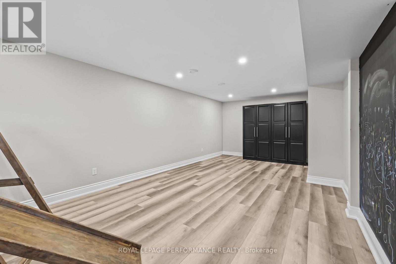 441 Bruges Street Property Photo 33