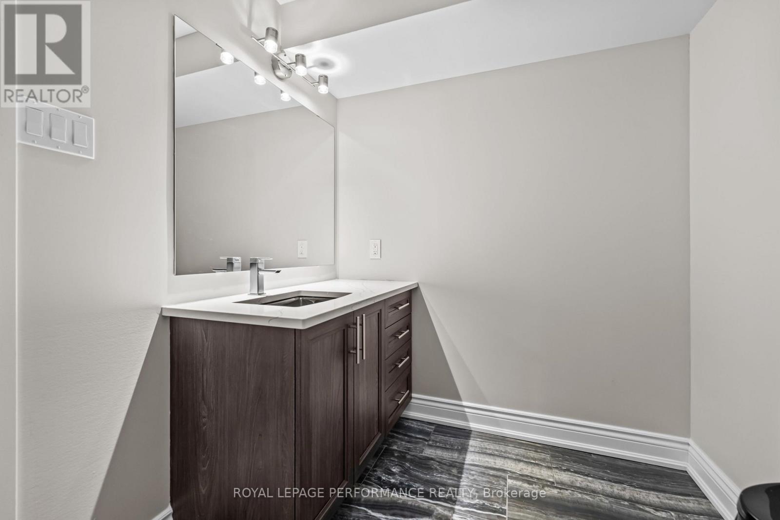 441 Bruges Street Property Photo 35