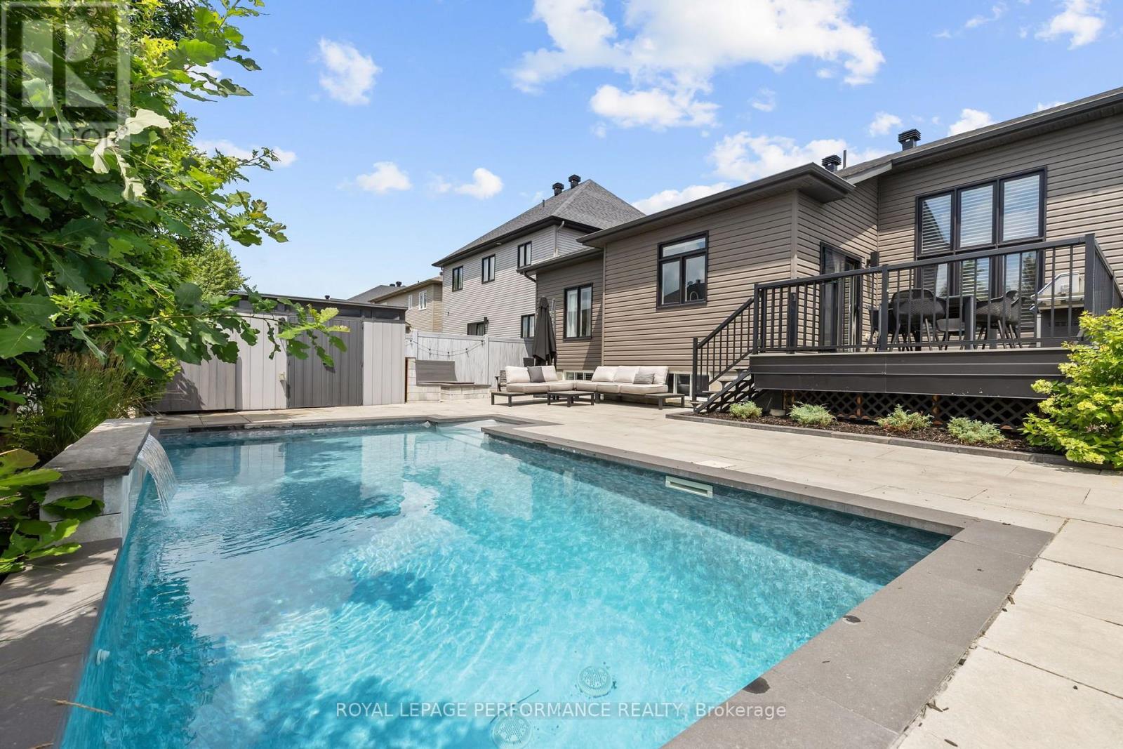 441 Bruges Street Property Photo 37