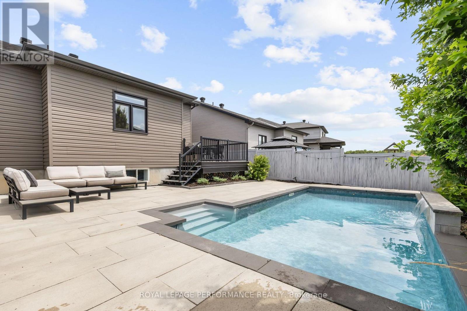 441 Bruges Street Property Photo 38