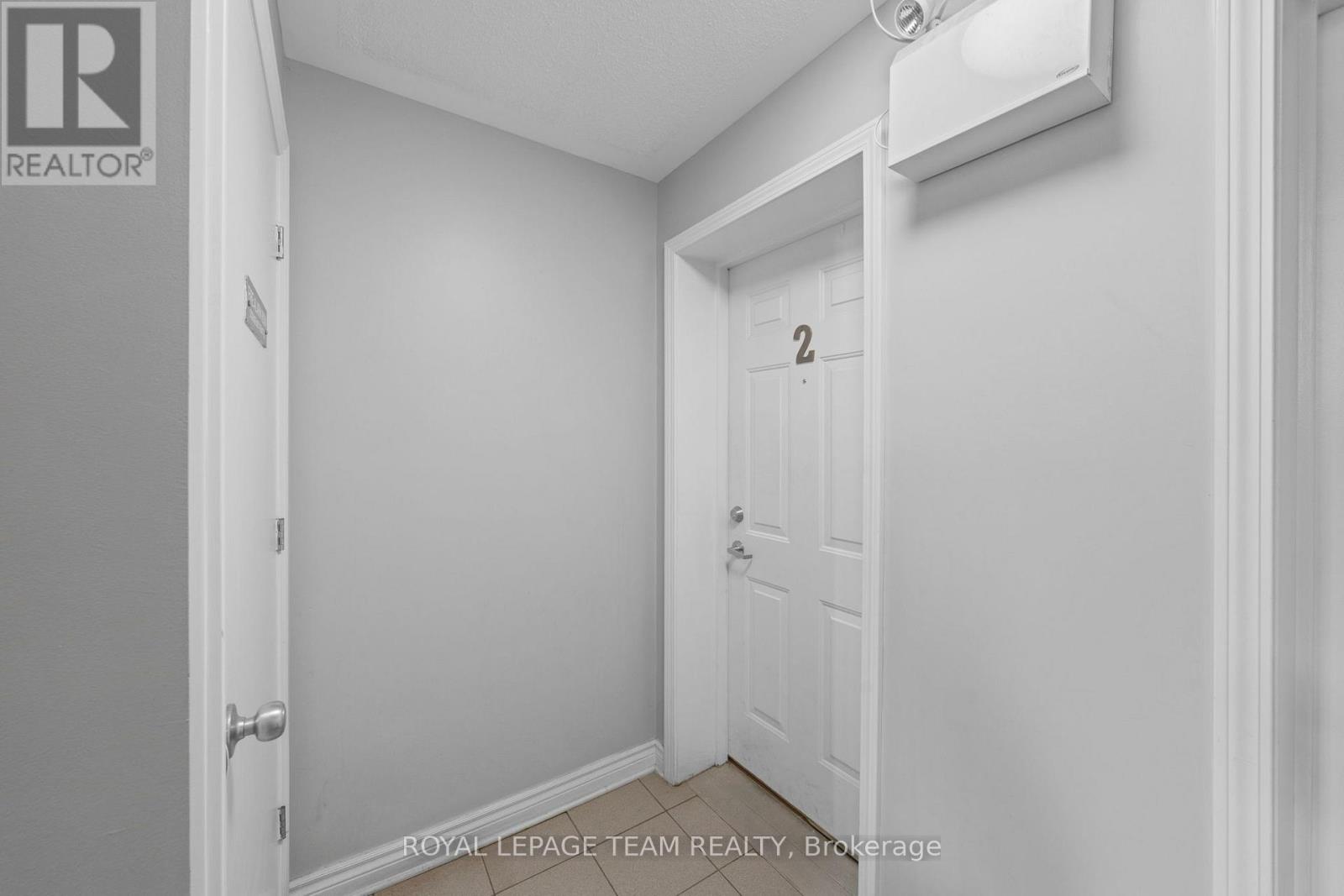 2 - 313 Cresthaven Drive Property Photo 8