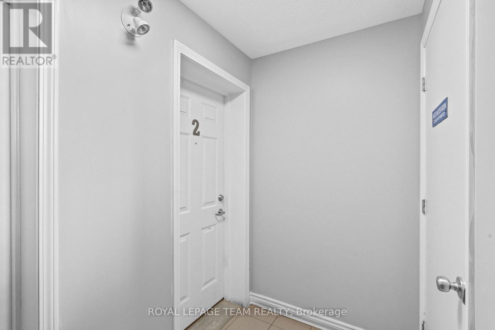 2 - 313 Cresthaven Drive Property Photo 9