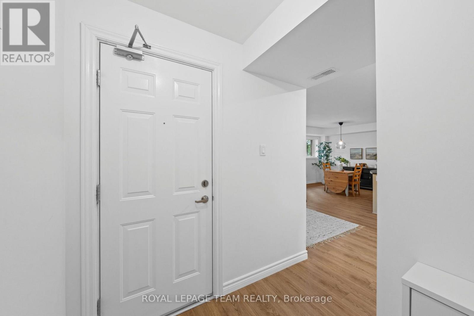 2 - 313 Cresthaven Drive Property Photo 11