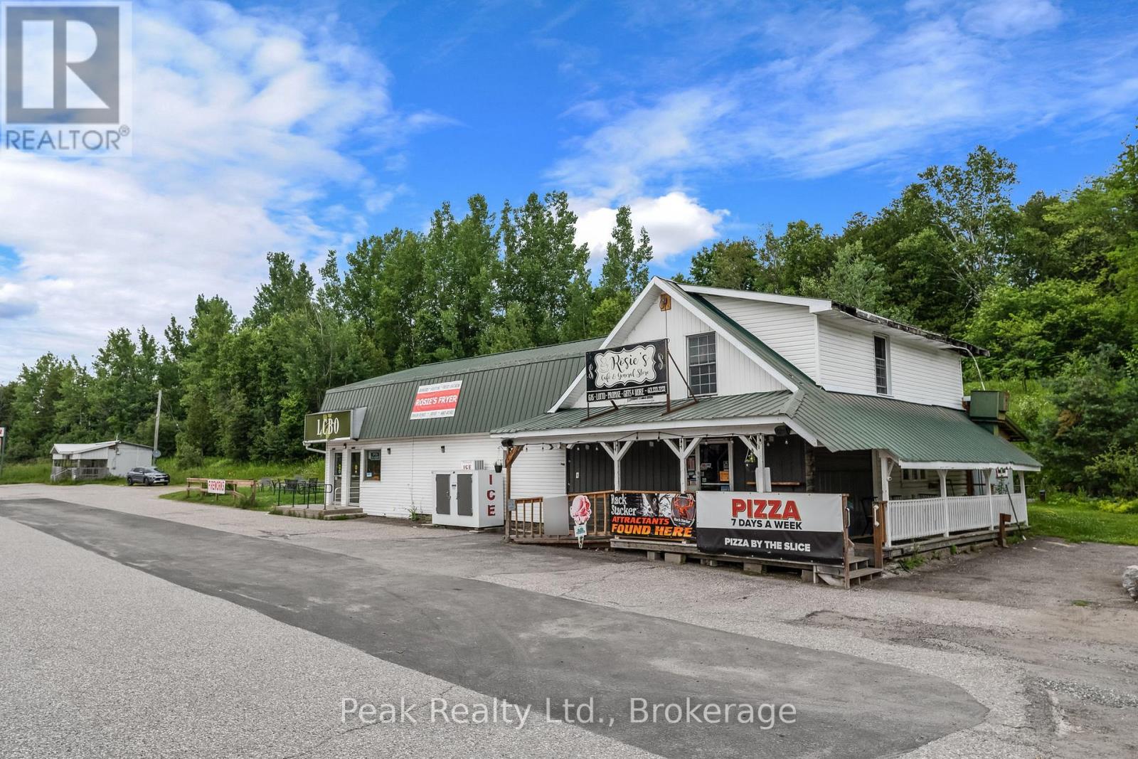 22353 Highway 41 Property Photo 2