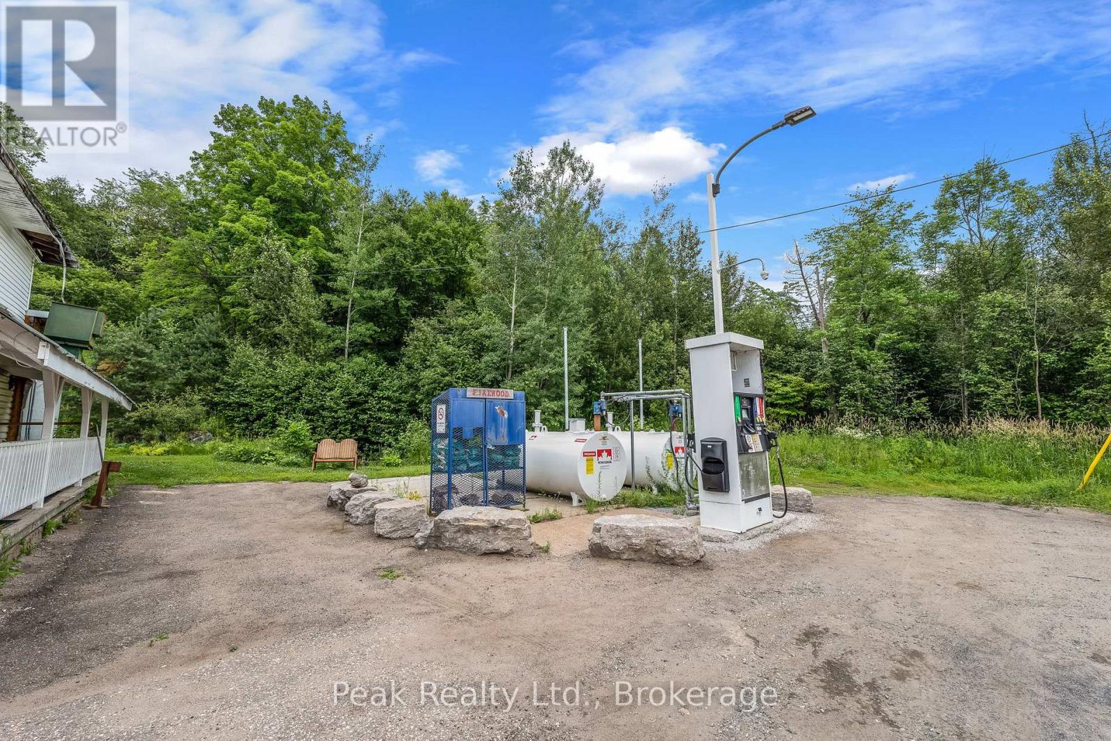 22353 Highway 41 Property Photo 4