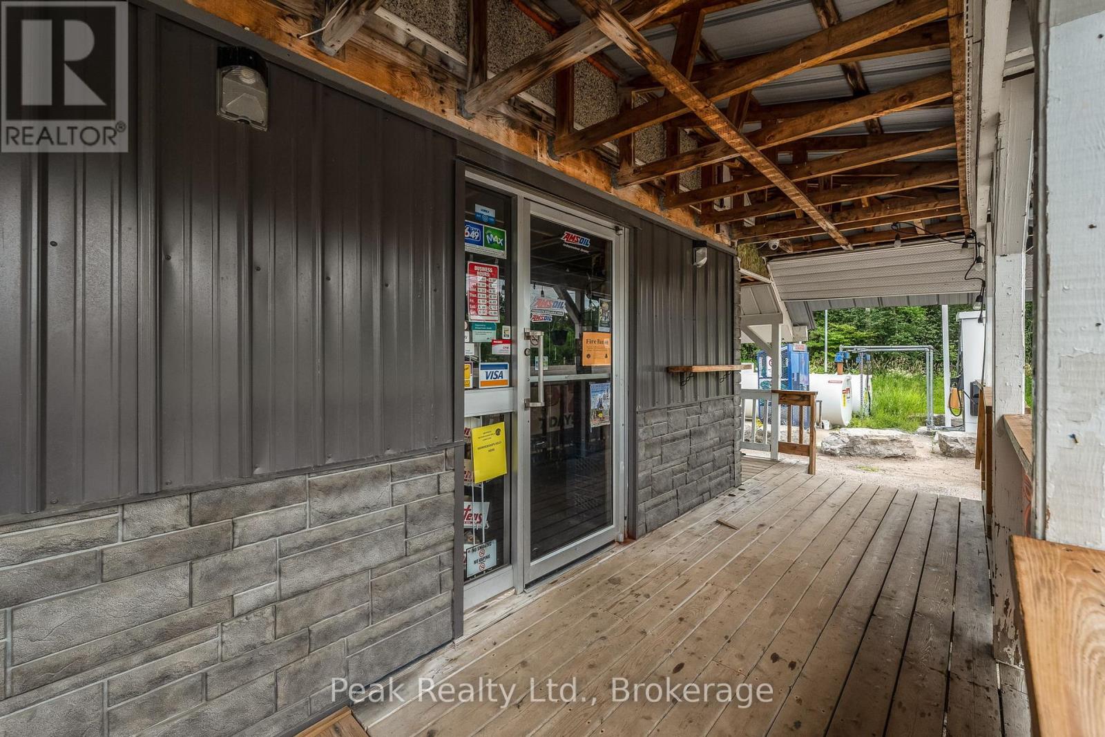 22353 Highway 41 Property Photo 8