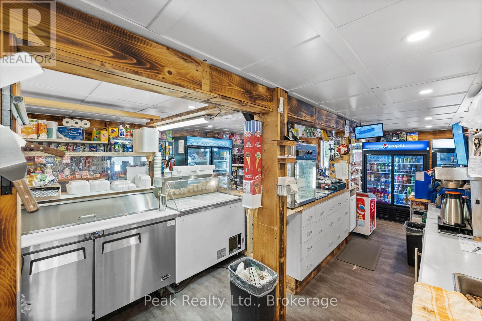 22353 Highway 41 Property Photo 18