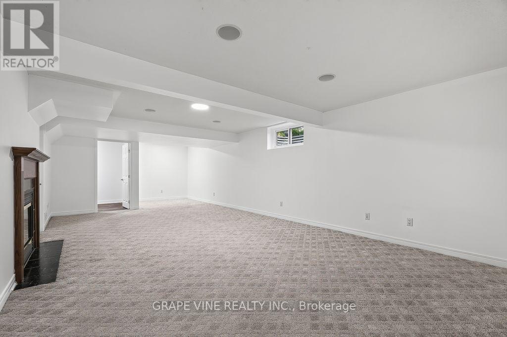 105 Rowallen Place Property Photo 32