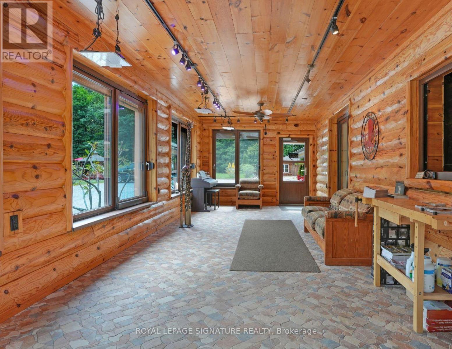 1064 Omagaki Road N Property Photo 10