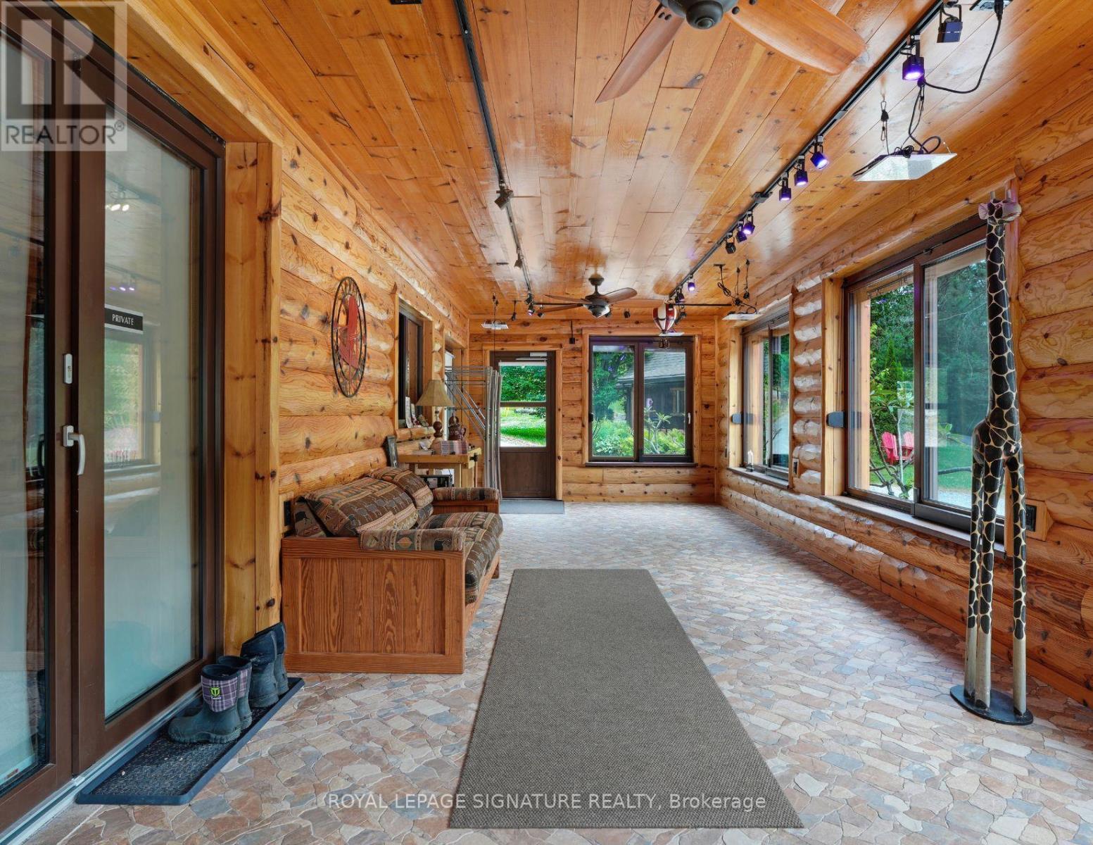 1064 Omagaki Road N Property Photo 11