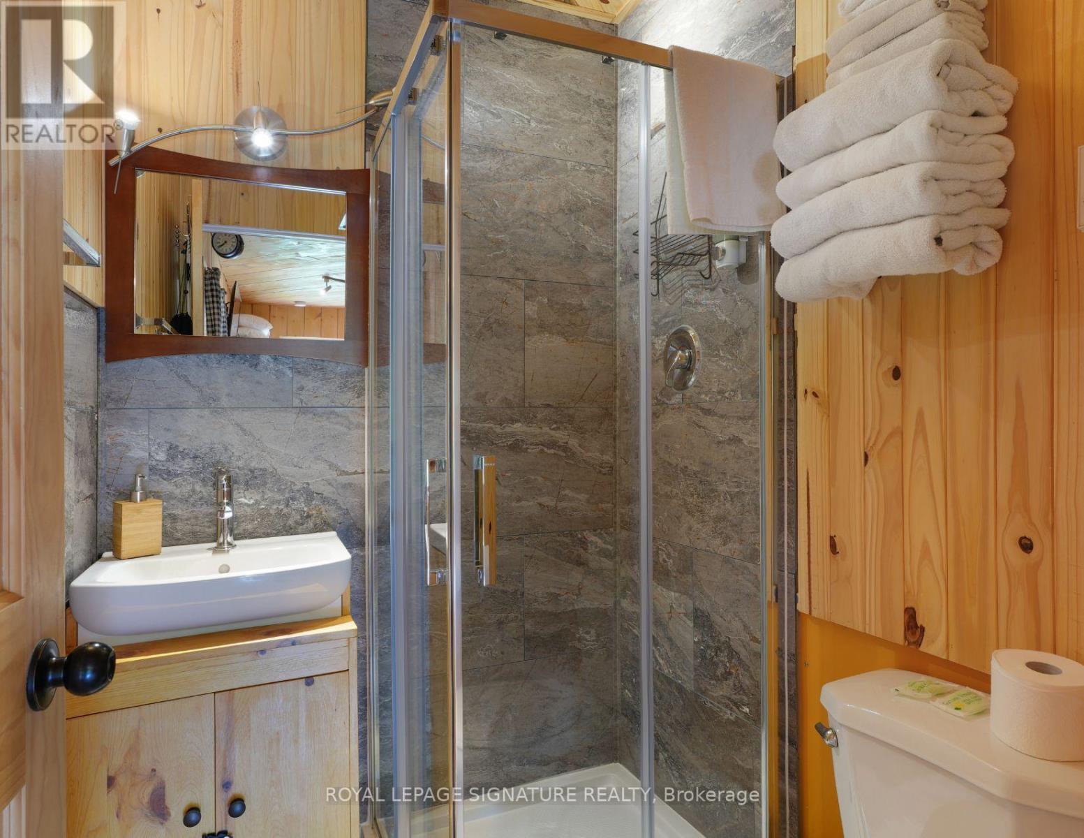 1064 Omagaki Road N Property Photo 30