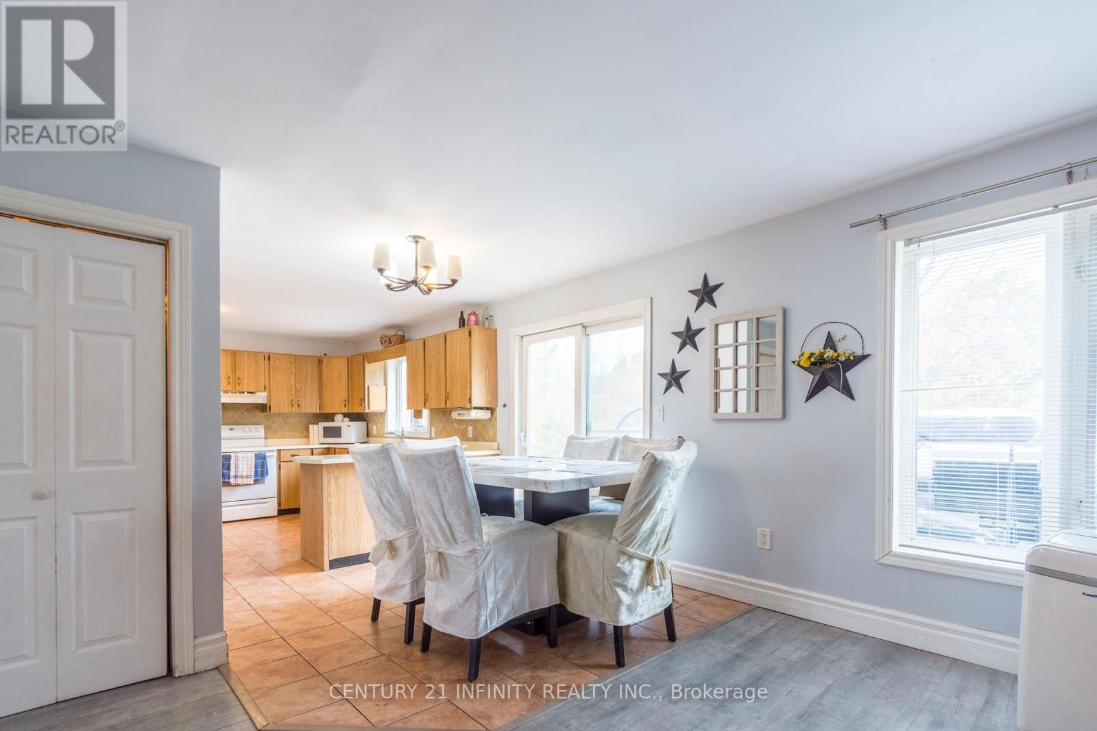 460 Pigden Road Property Photo 14