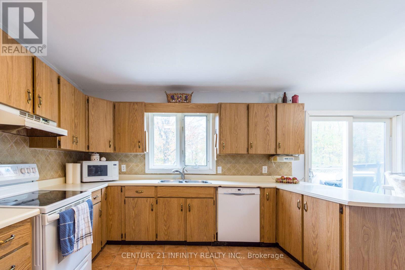 460 Pigden Road Property Photo 17