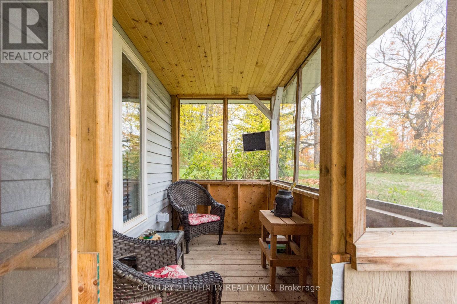460 Pigden Road Property Photo 32