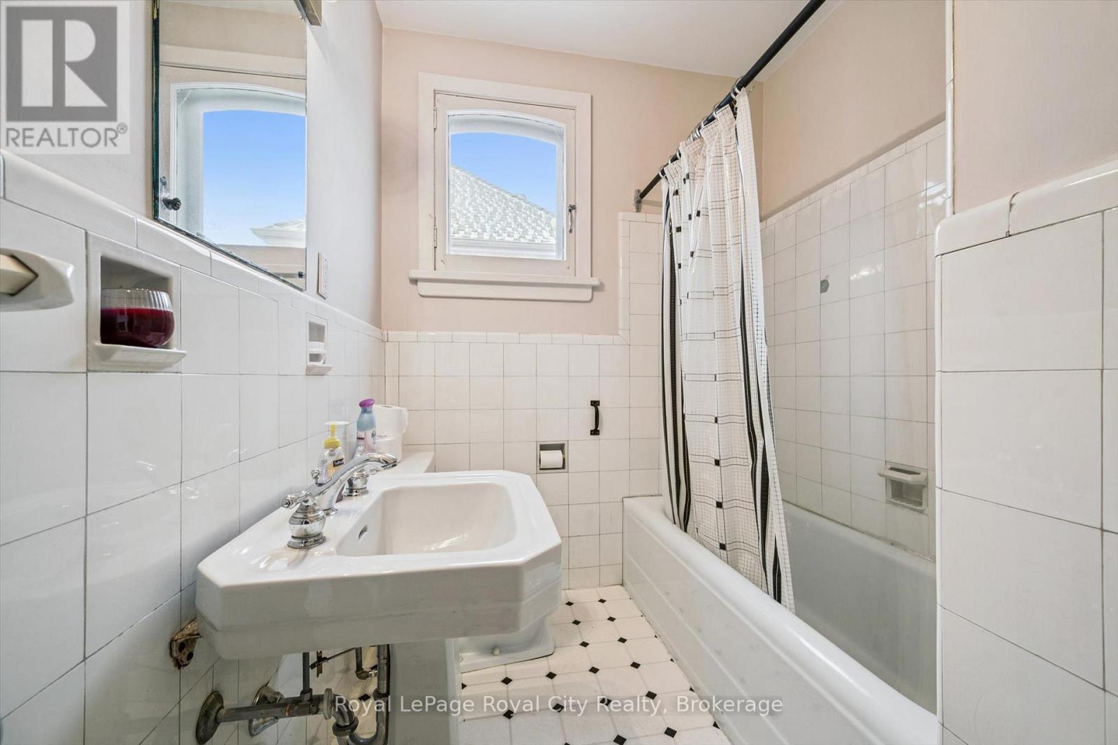 143 Norfolk Street Property Photo 25