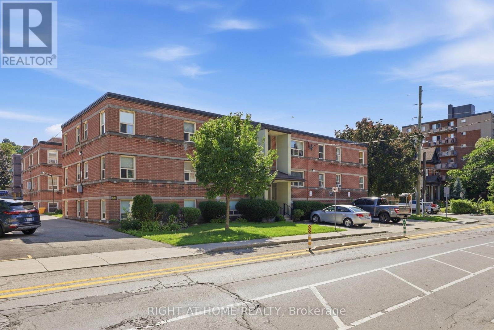 11 - 223 Macnab Street S Property Photo 1